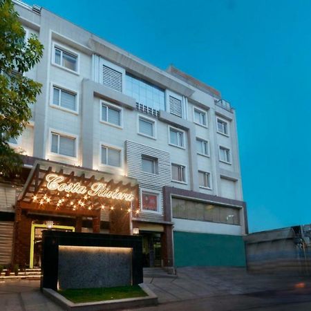 Costa Riviera Hotel Varanasi Exterior foto