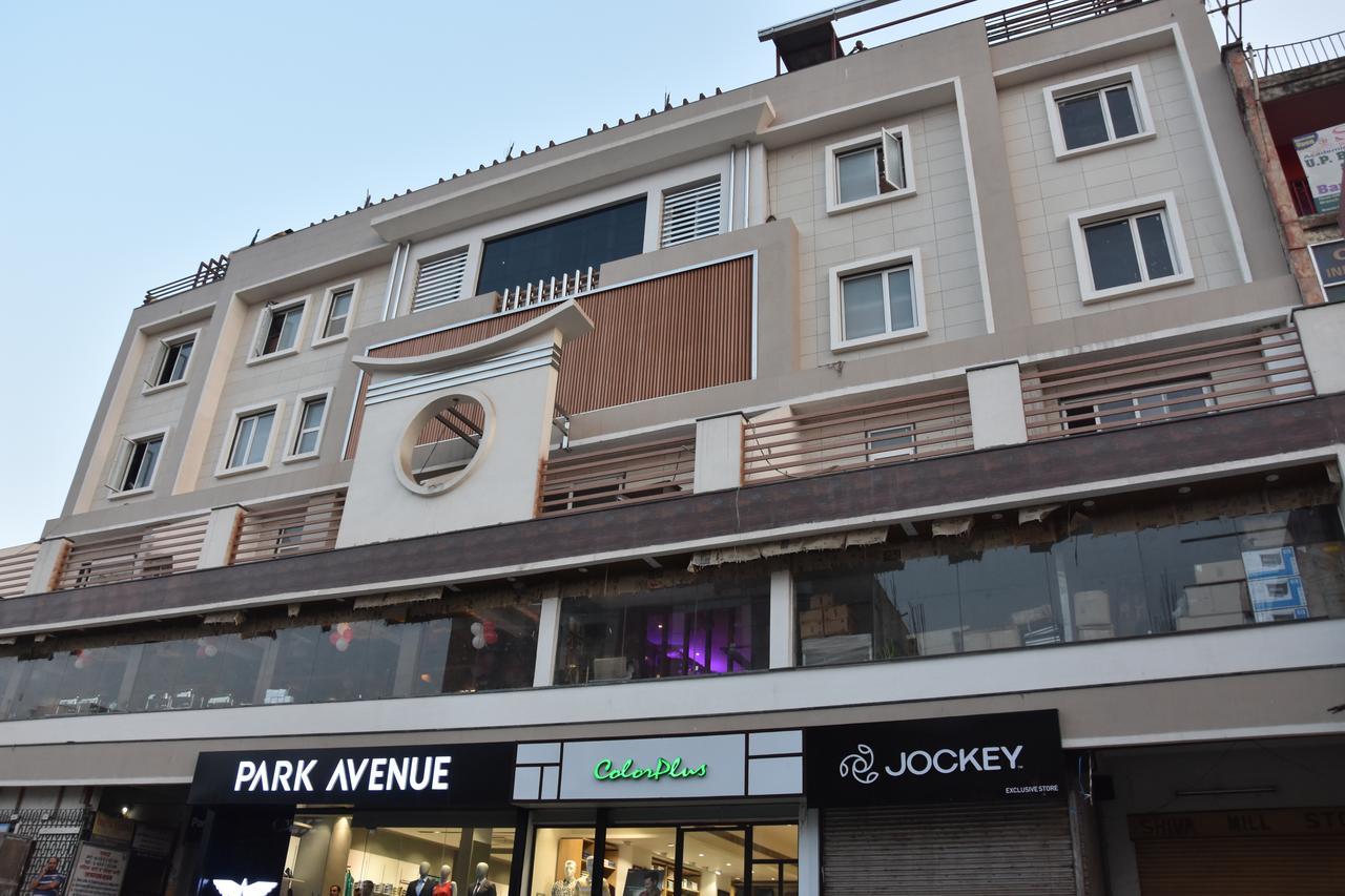 Costa Riviera Hotel Varanasi Exterior foto